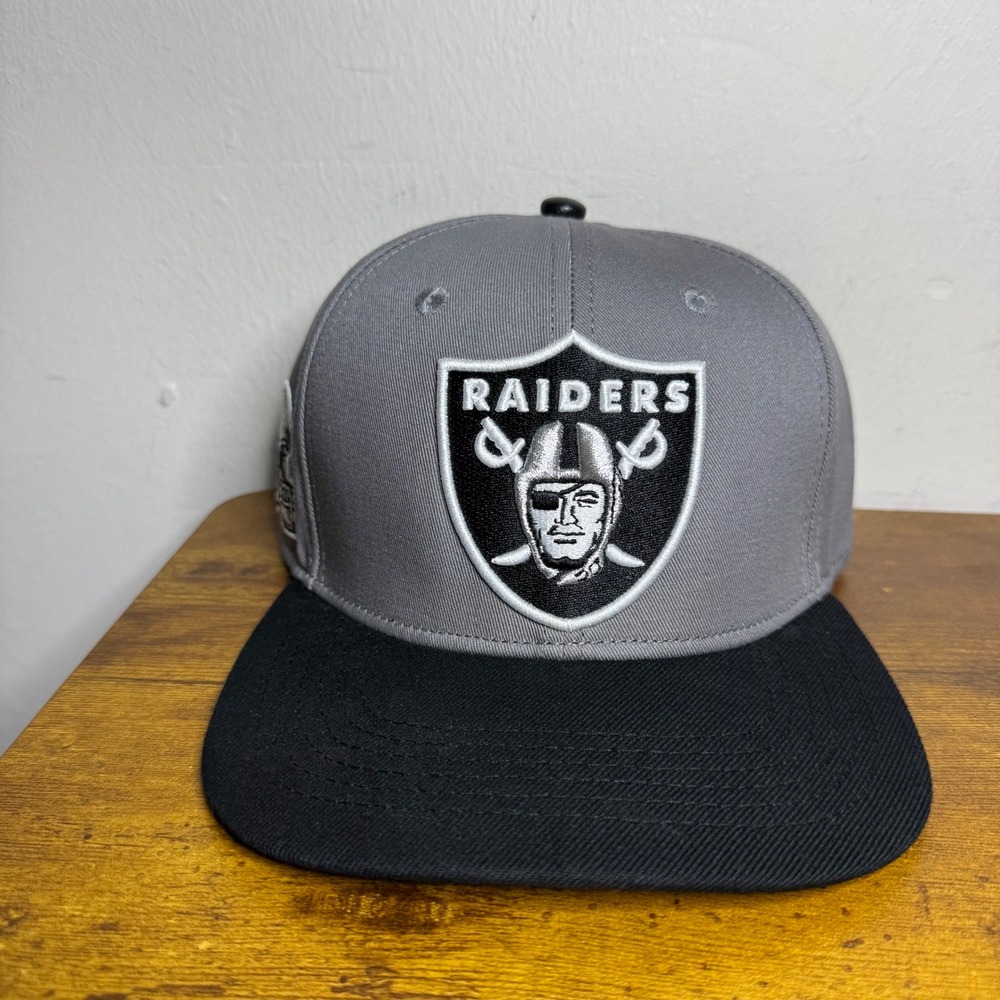 Pro Standard Las Vegas Raiders NFL Snapback Hat Grey Black One Size RN146851